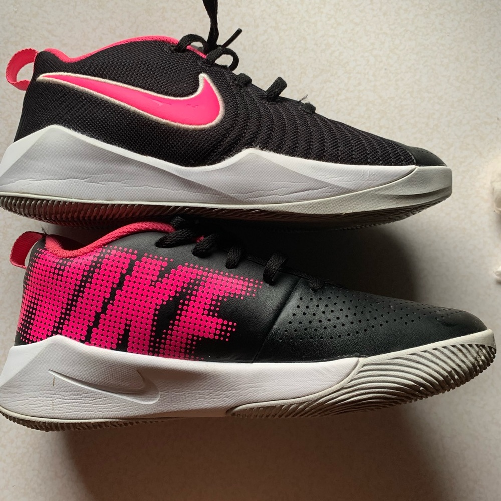 Nike Team Hustle Quick 2